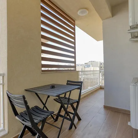 Modern 3br Close To Sliema's Promenade By 360 Estates Lejlighed