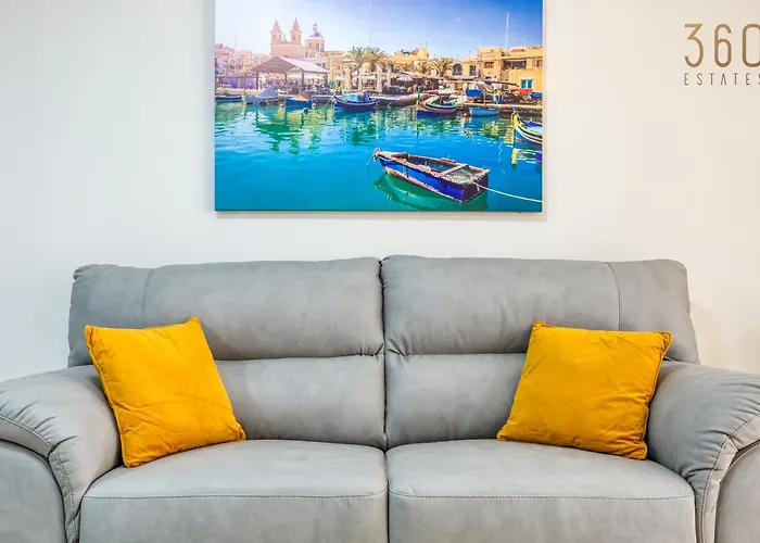 Modern 3br Close To Sliema's Promenade By 360 Estates 아파트