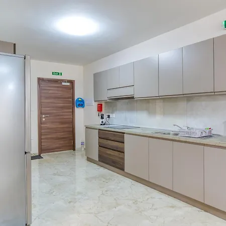 شقة Modern 3br Close To Sliema's Promenade By 360 Estates سليمة