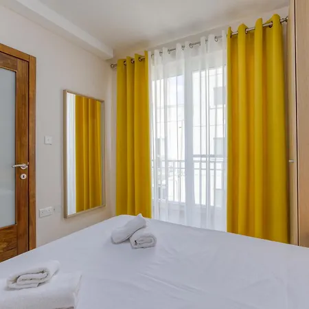 Modern 3br Close To Sliema's Promenade By 360 Estates *