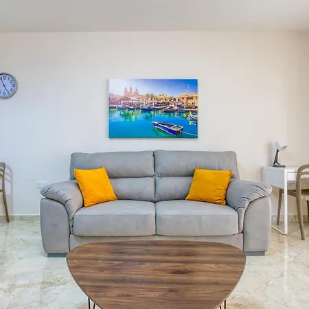 Apartament Modern 3br Close To Sliema's Promenade By 360 Estates