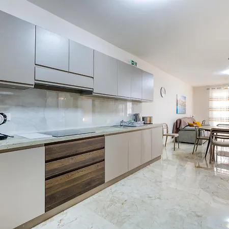 Modern 3br Close To Sliema's Promenade By 360 Estates * سليمة