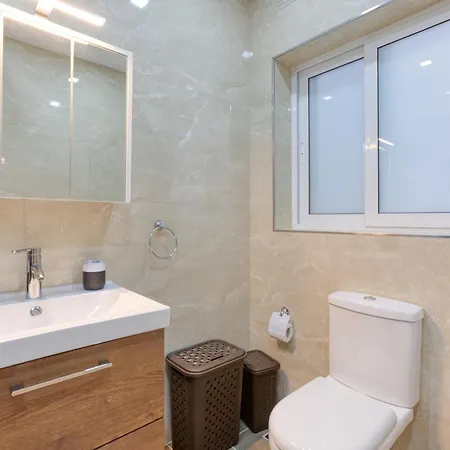 Modern 3br Close To Sliema's Promenade By 360 Estates