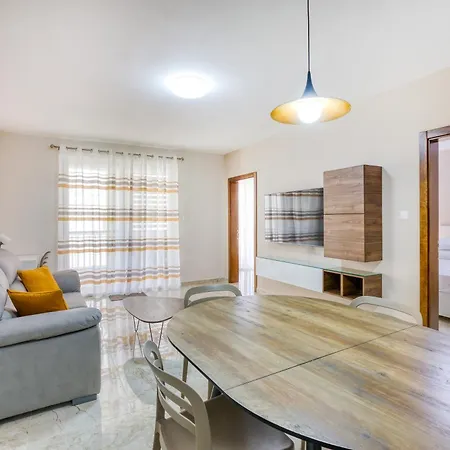 Modern 3br Close To Sliema's Promenade By 360 Estates